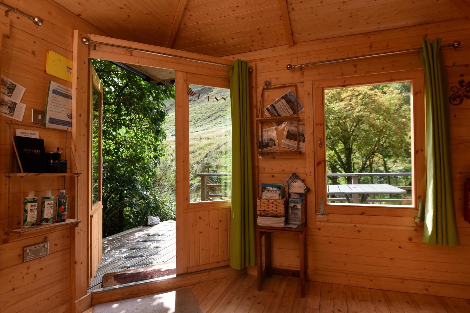 Helvellyn - The Hut - Twin Or Double Hotel Glenridding Exterior photo